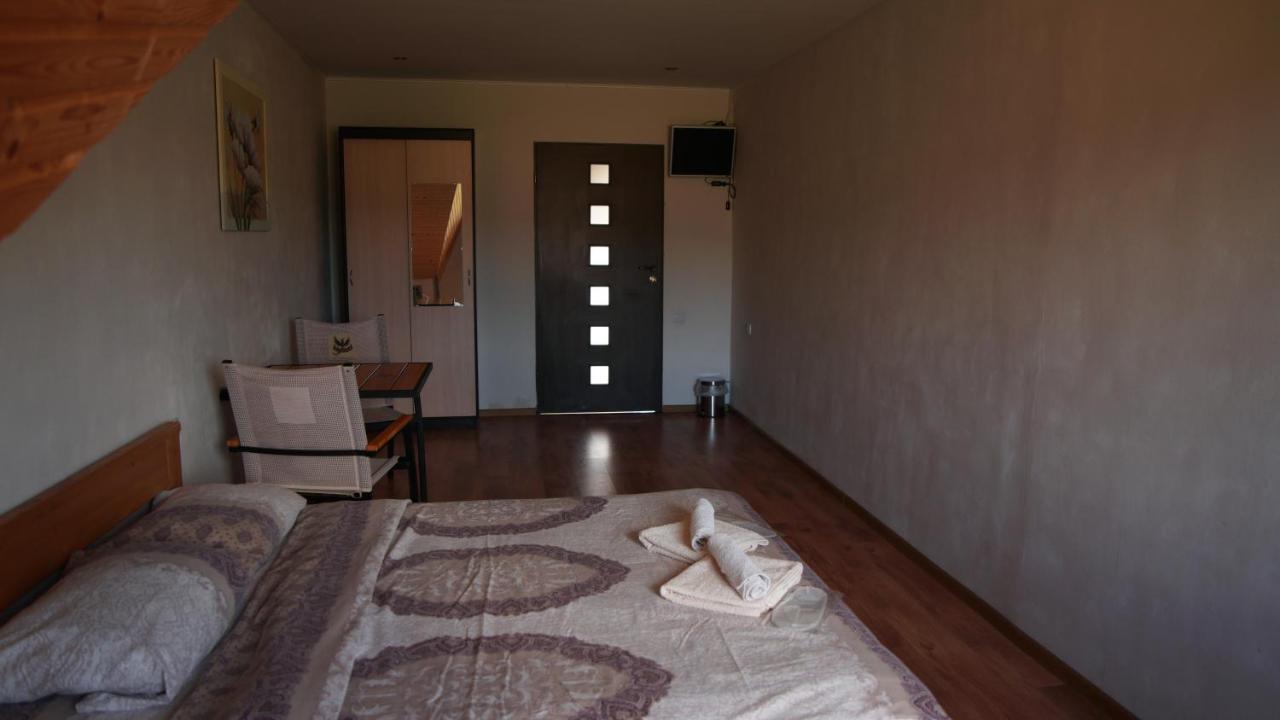 U Dvori Hotel Podgorodtsy Ngoại thất bức ảnh