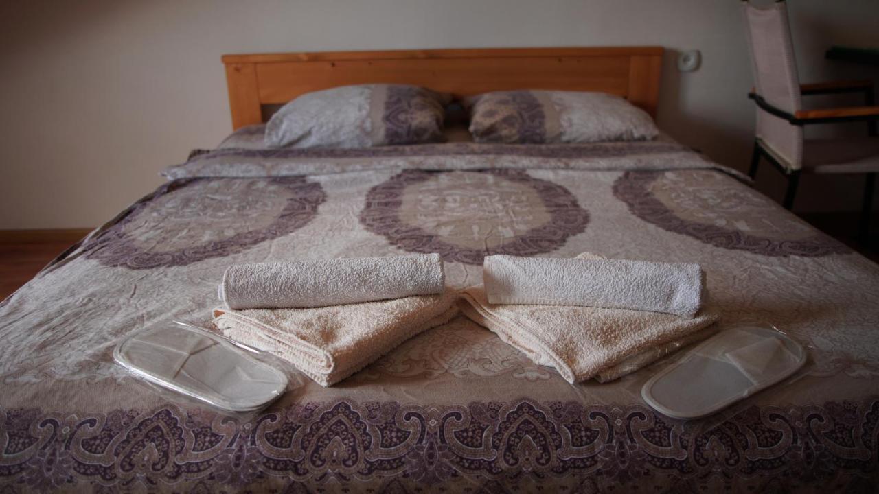 U Dvori Hotel Podgorodtsy Ngoại thất bức ảnh